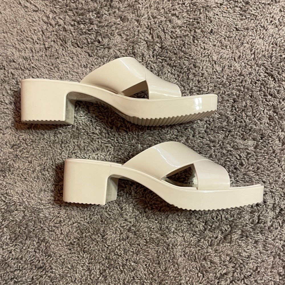 Torrid Jelly Criss Cross Heel Sandal Size 10WW